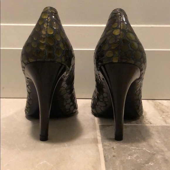 BCBGirls Leather Green Heels - Picture 4 of 8